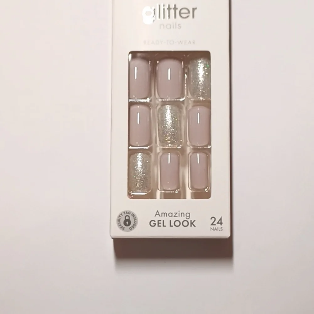 58 x KISS Ready To Wear Gel Look Instant Style Glitter Nails Dedication 24 Count
